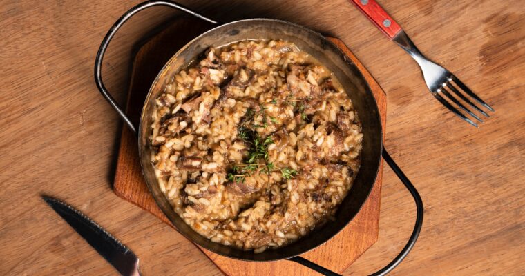 One pot de pollo con arroz integral y verduras